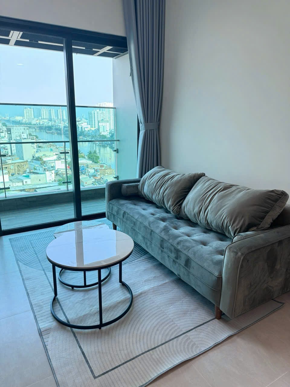 Cho thuê căn hộ 2PN full nội thất tại DeLaSol, Quận 4 - Diện tích 74m2